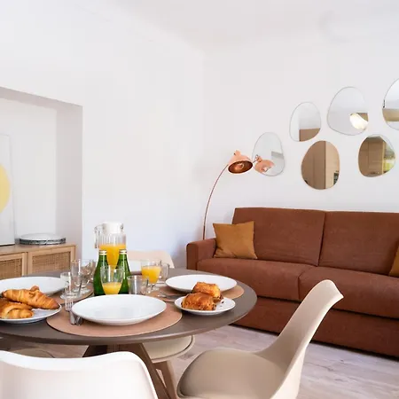 Cozy Luxury Duplex Steps From The Casino Square 博索莱伊