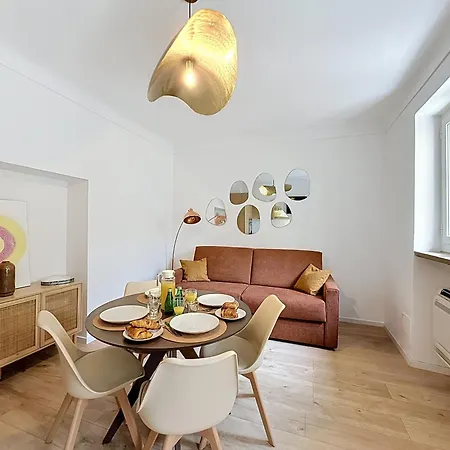 Cozy Luxury Duplex Steps From The Casino Square Lejlighed