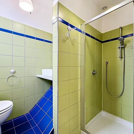 Cozy Luxury Duplex Steps From The Casino Square *