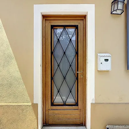 Cozy Luxury Duplex Steps From The Casino Square