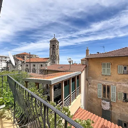 Cozy Luxury Duplex Steps From The Casino Square