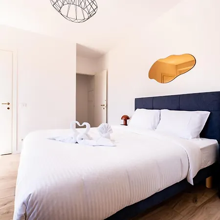 Cozy Luxury Duplex Steps From The Casino Square Lejlighed